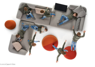 Still life dall'alto divano Cosy e Fuji pouf per MDFitalia | LCBstudio
